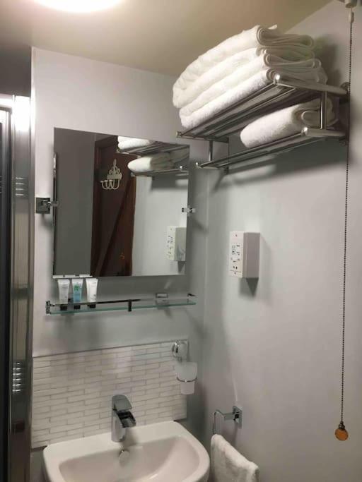 The Grooms Loft Self Contained Apartment Milton Abbas Екстериор снимка