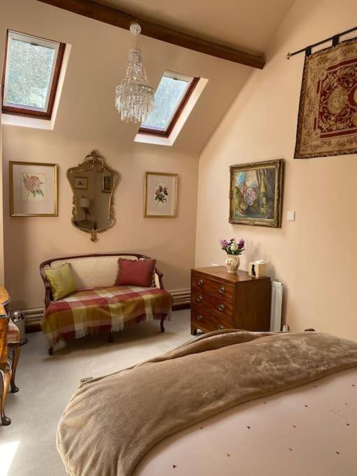 The Grooms Loft Self Contained Apartment Milton Abbas Екстериор снимка