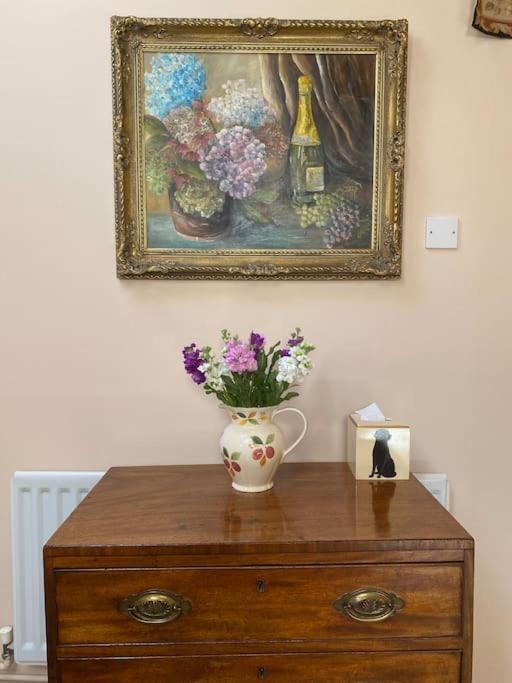 The Grooms Loft Self Contained Apartment Milton Abbas Екстериор снимка
